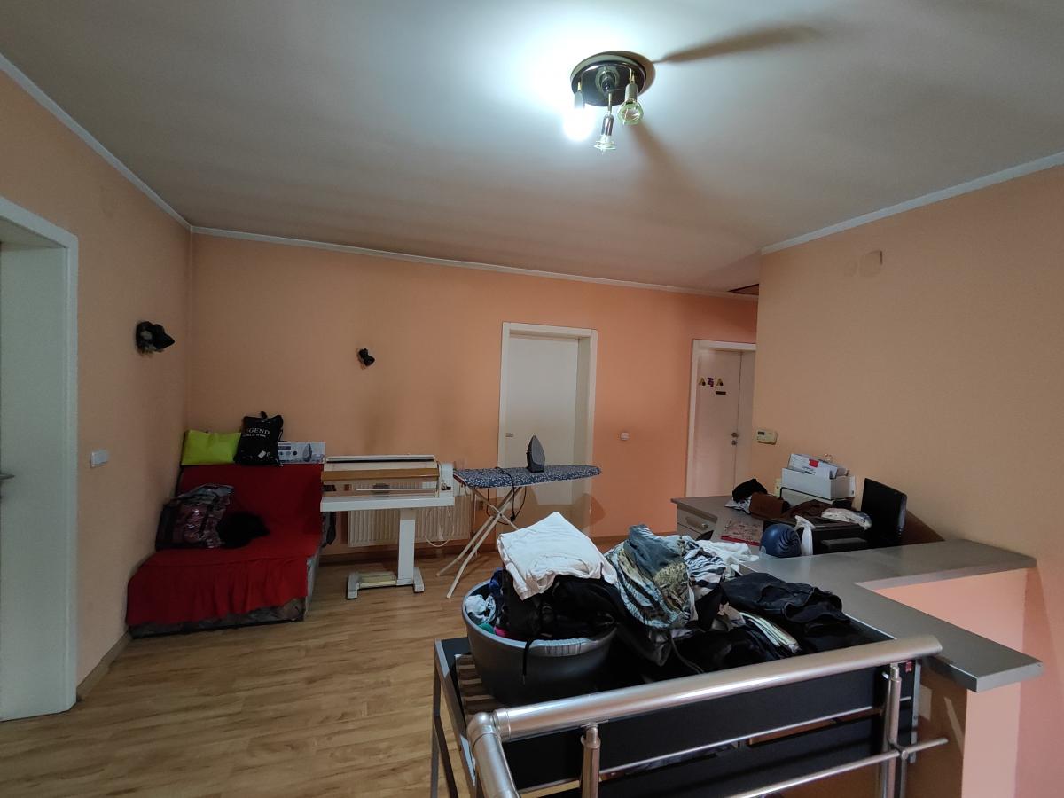 Porodična kuća kod Akva parka 17