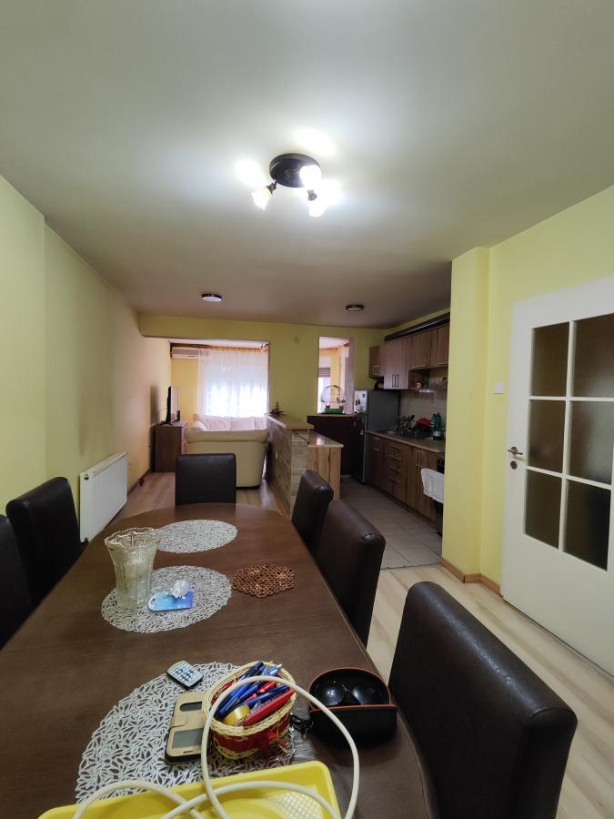 Porodična kuća kod Akva parka 36