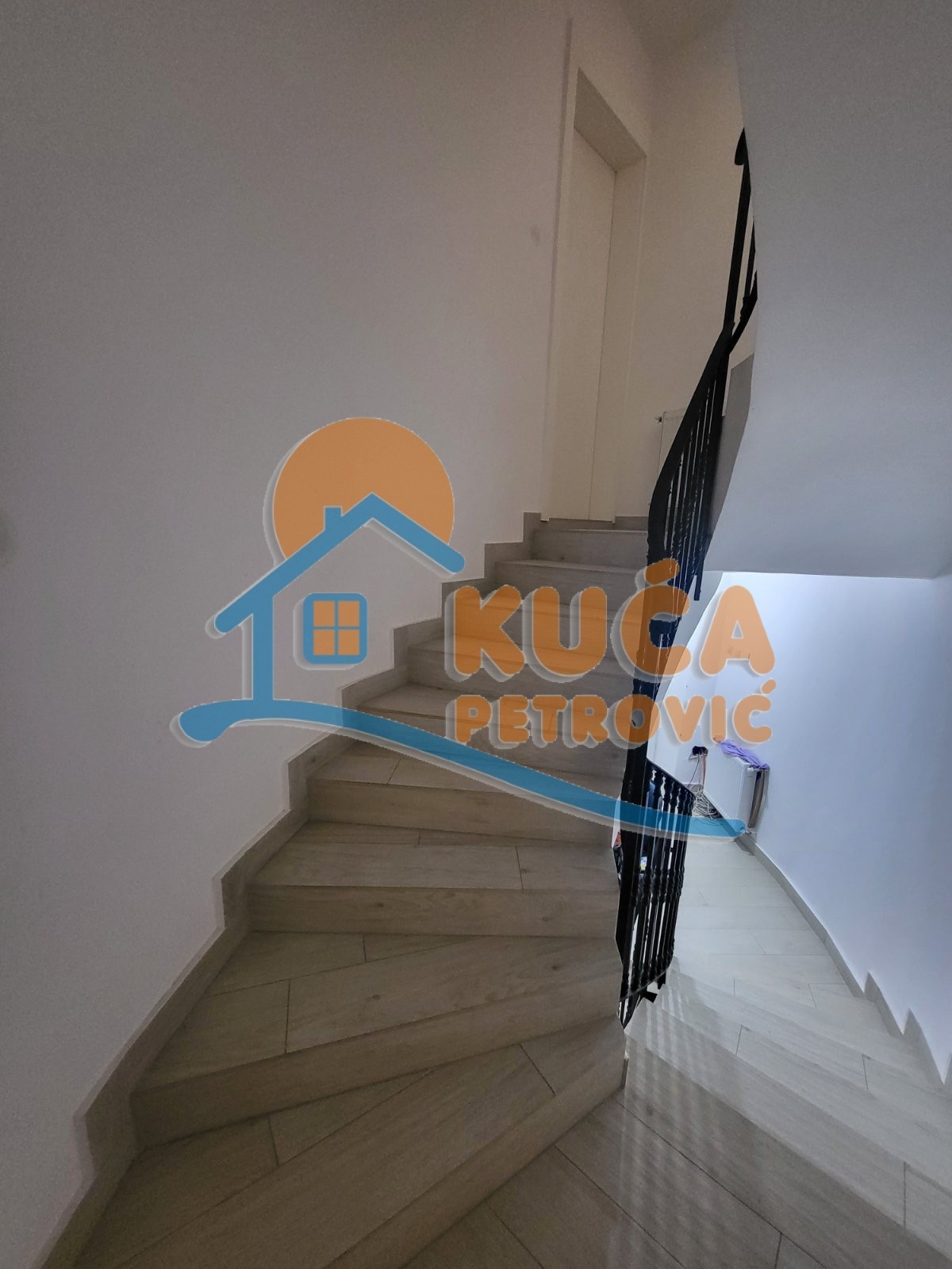 četvorosobna kuća, 280 m2, Ćalije, Ruža ID: i-012236 20
