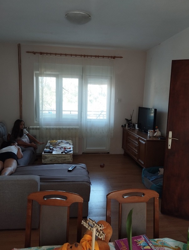 Tresnja kuca 200m2 20ari uknjizeno vlasnik 1 1 2