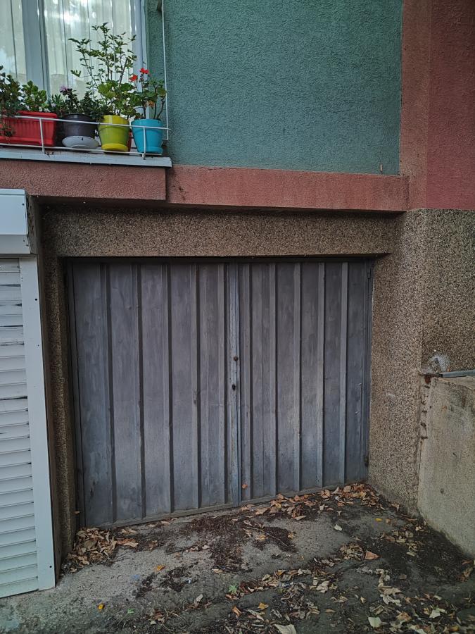 Stan na Strelištu sa podrumom i garažom 21