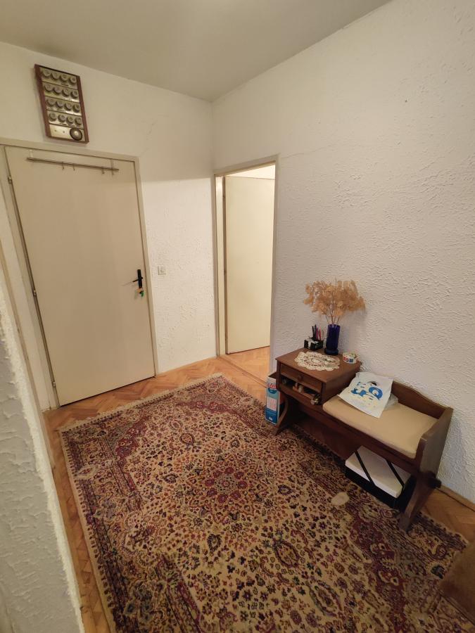 Stan na Strelištu sa podrumom i garažom 10