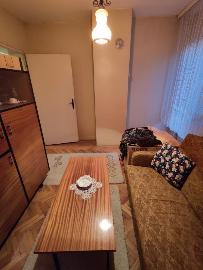 Stan na Strelištu sa podrumom i garažom 15