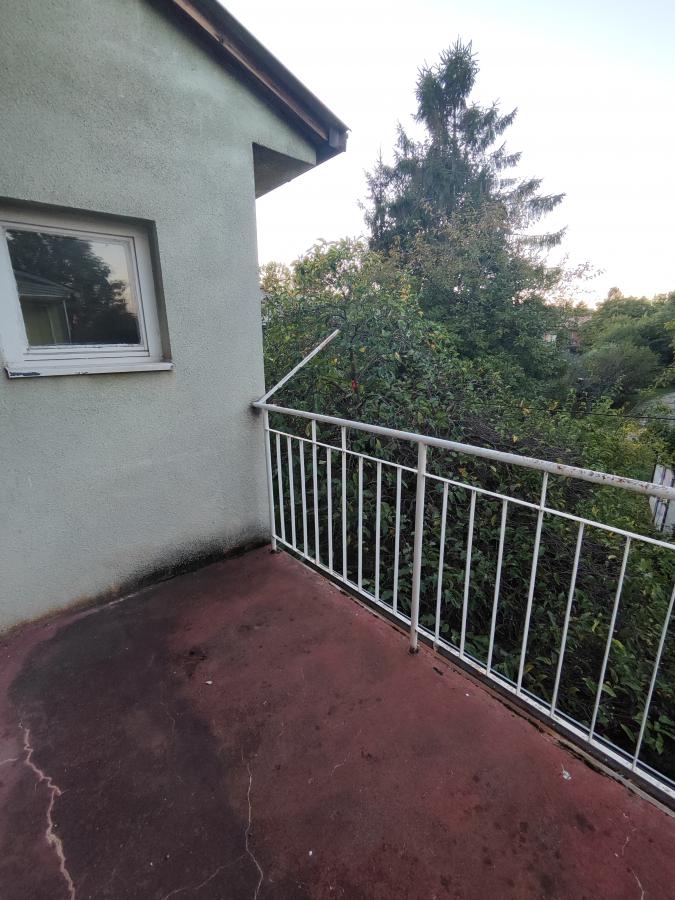 Stan na Strelištu sa podrumom i garažom 9