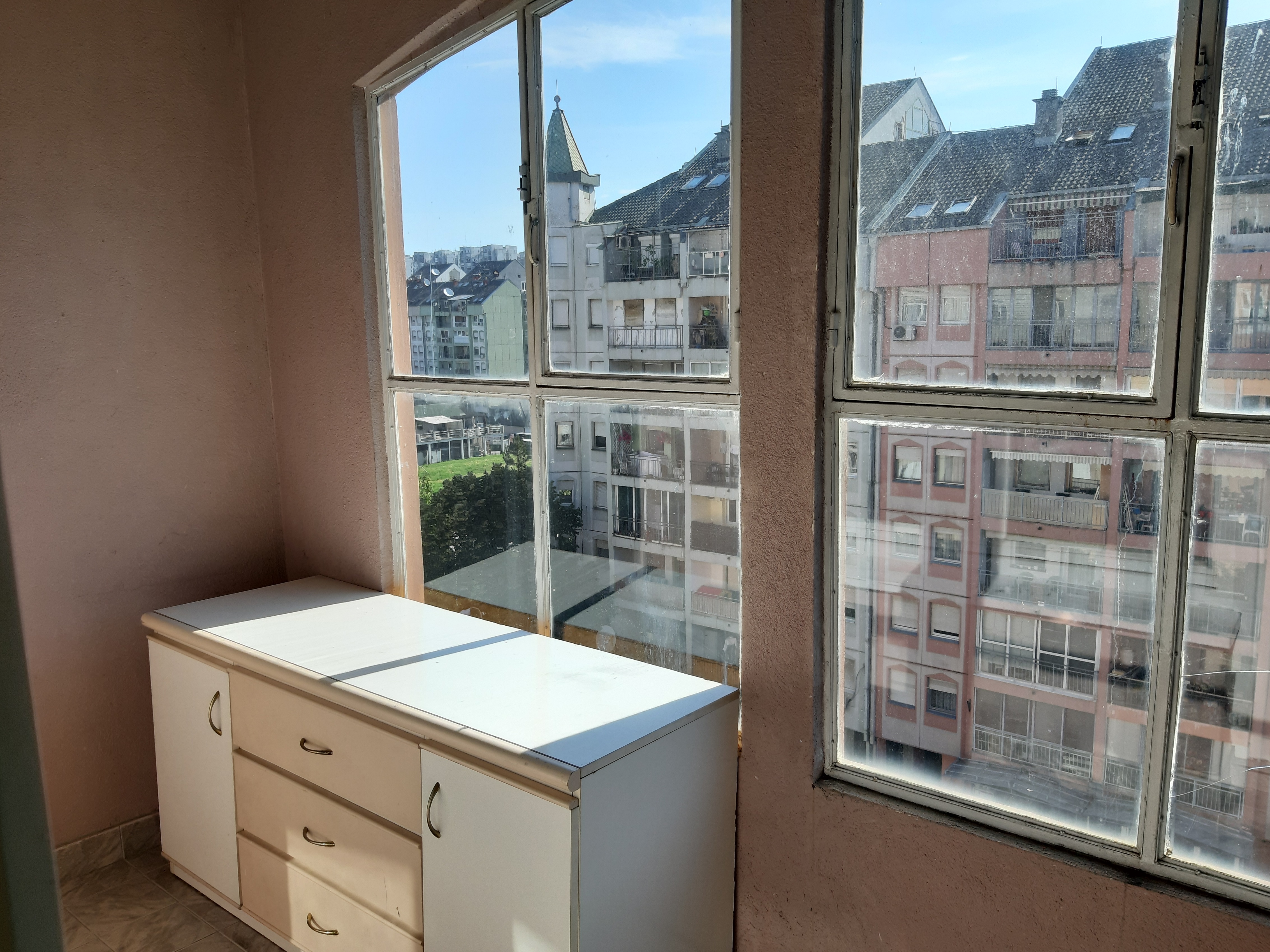 Novi Beograd  Retenzija  2 0 stan  60 m2 9