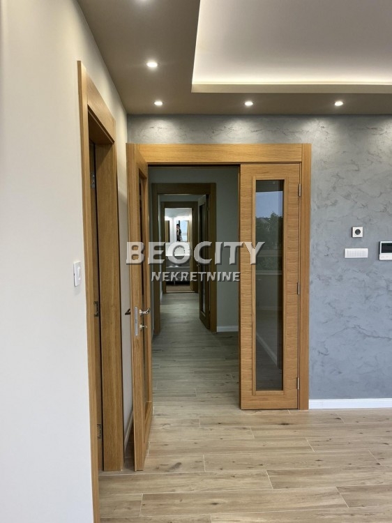 Lokal, 101 m2, Centar, Radnička ID: 113221 4