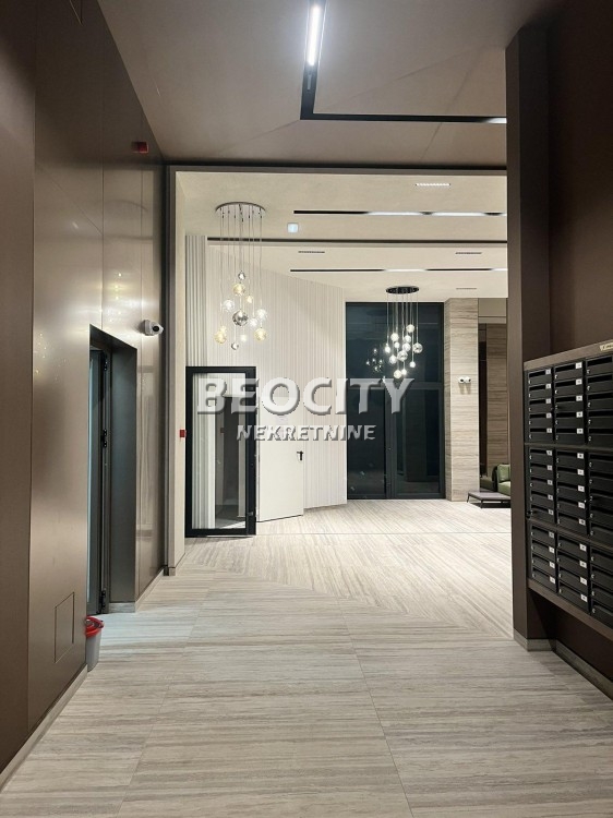 Lokal, 101 m2, Centar, Radnička ID: 113221 18