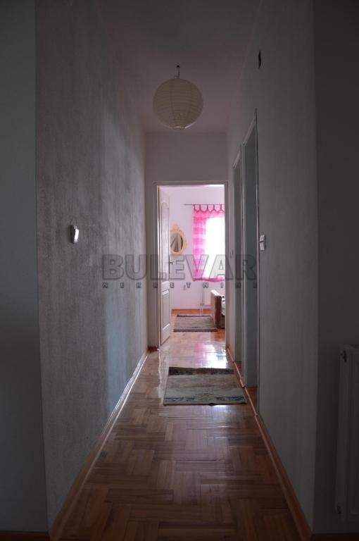 Trosoban stan, 115 m2, Pantelej, Gornjomatejevačka ID: i-012463 14