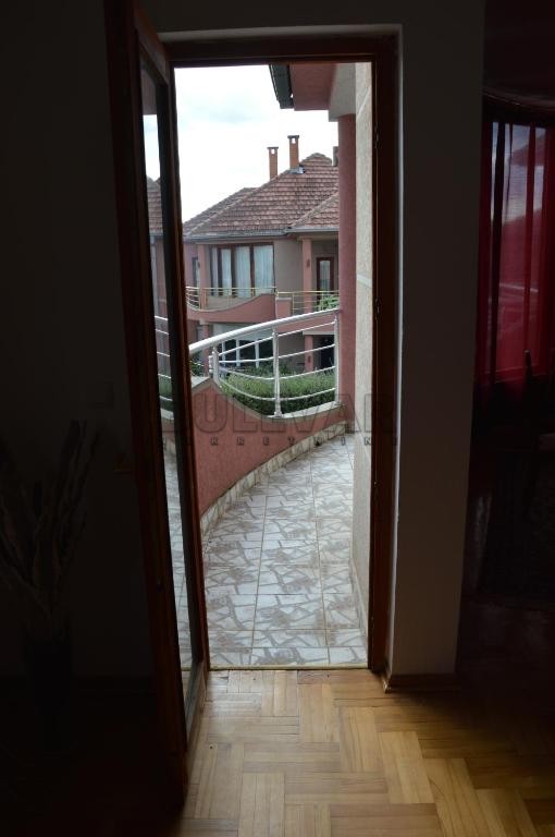 Trosoban stan, 115 m2, Pantelej, Gornjomatejevačka ID: i-012463 15