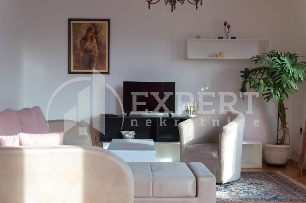 Trosoban stan, 115 m2, Pantelej, Gornjomatejevačka ID: i-012463 3