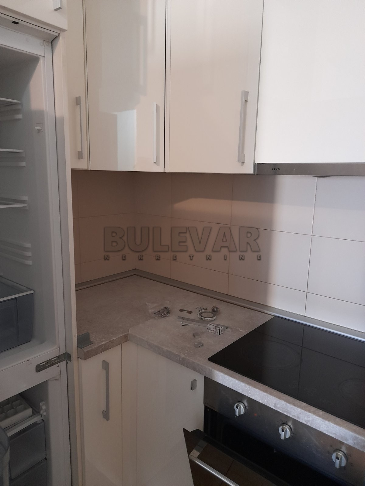 četvorosoban stan, 45 m2, Bulevar kraljice Marije ID: i-09269 10