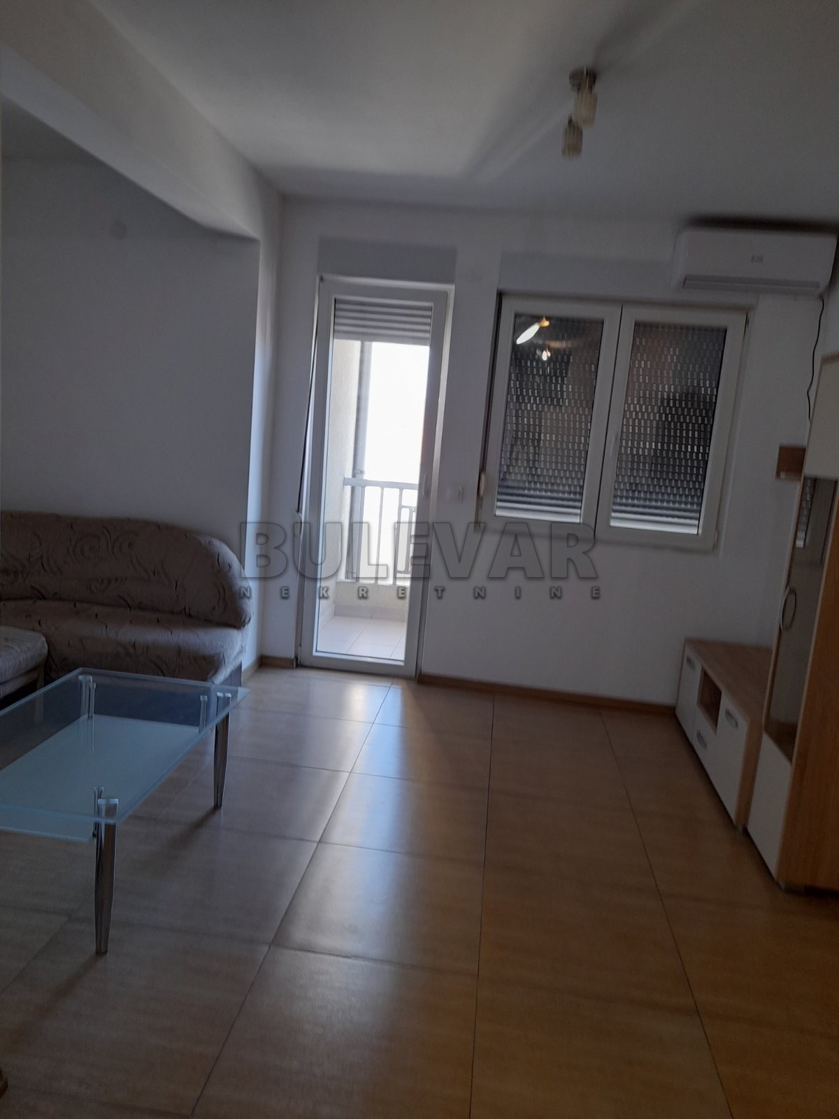 četvorosoban stan, 45 m2, Bulevar kraljice Marije ID: i-09269 1