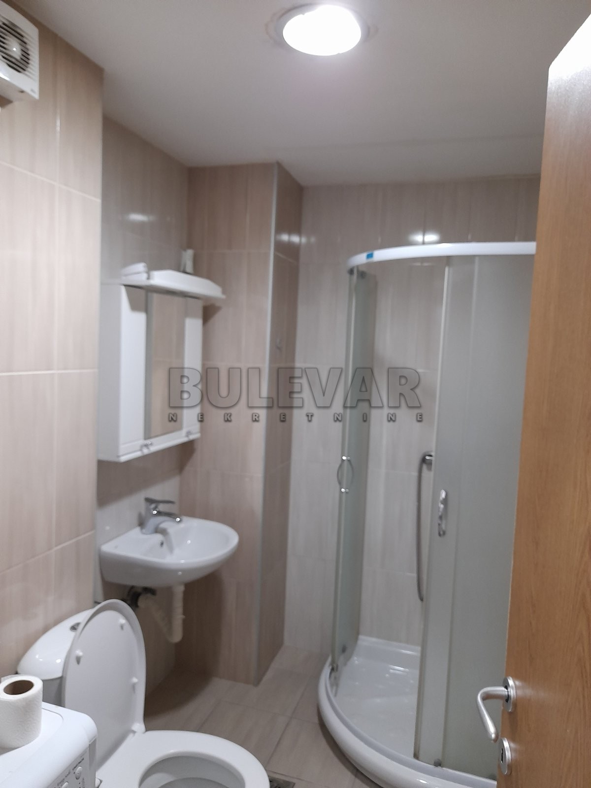 četvorosoban stan, 45 m2, Bulevar kraljice Marije ID: i-09269 7