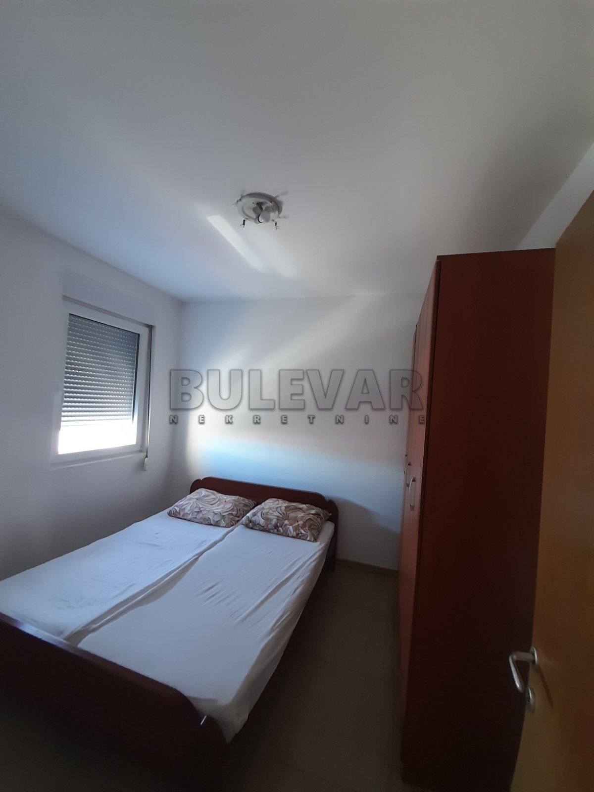 četvorosoban stan, 45 m2, Bulevar kraljice Marije ID: i-09269 8