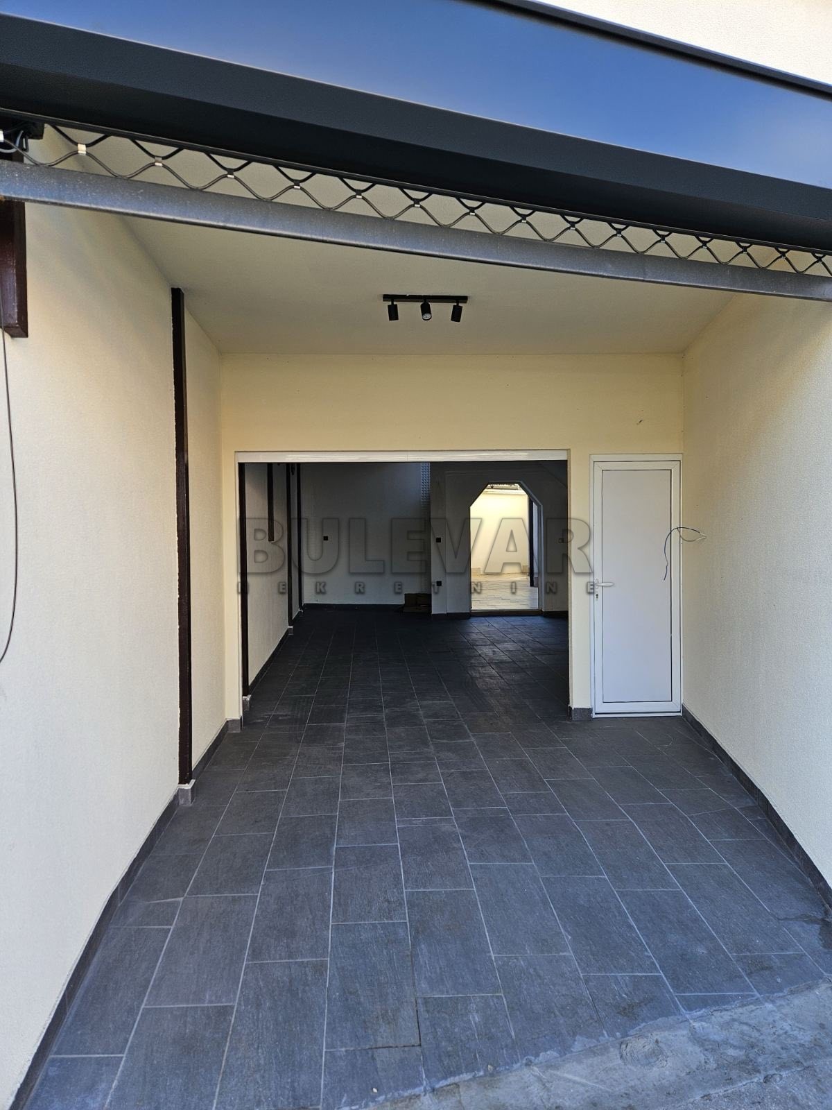 Trosobna kuća, 150 m2, Čamurlija, Bulevar 12. februar ID: i-012039 19