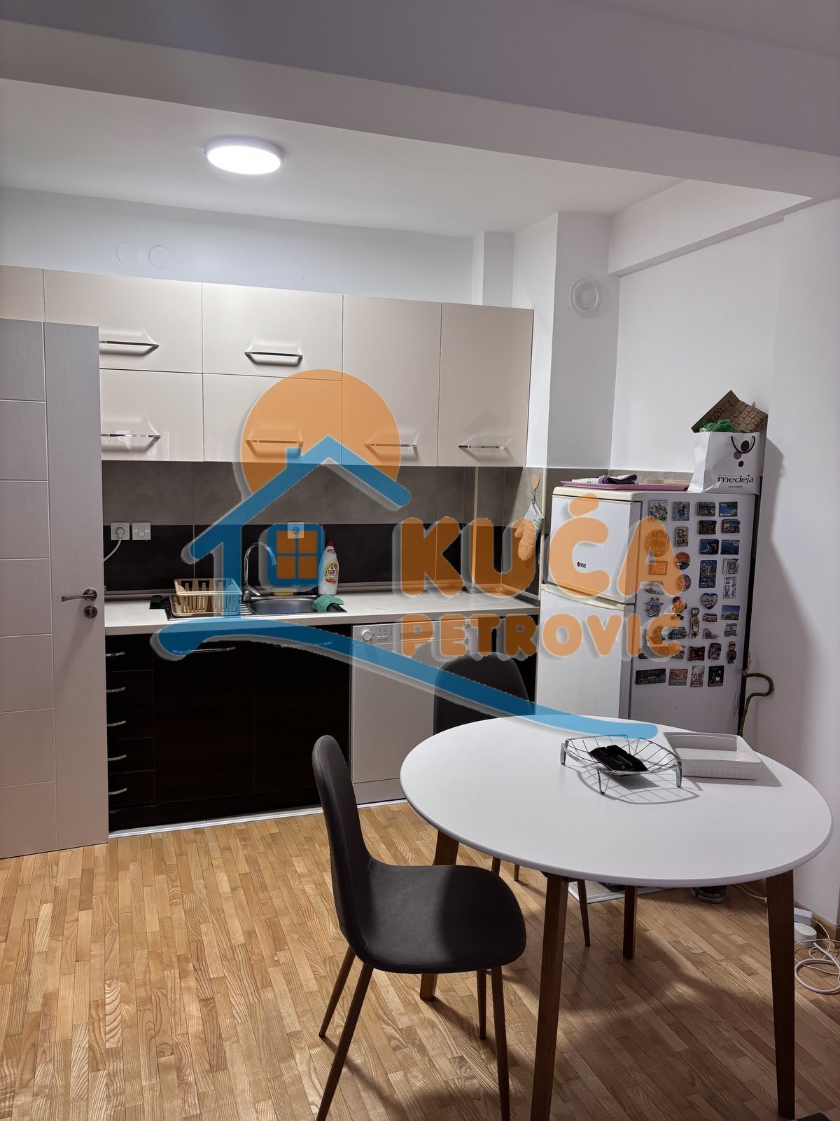 Dvosoban stan, 54 m2, Centar, Prešernova ID: i-012504 4