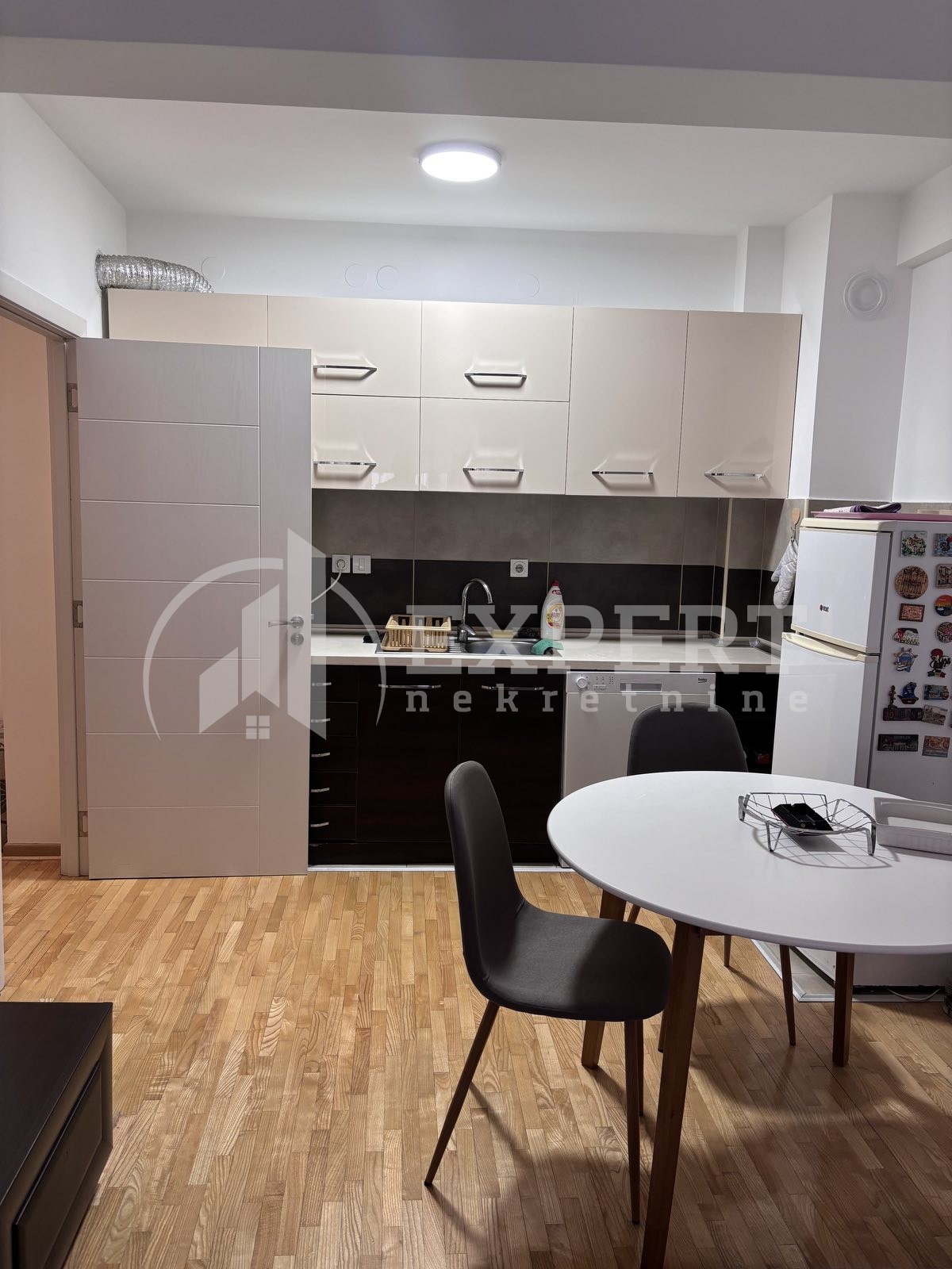 Dvosoban stan, 54 m2, Centar, Prešernova ID: i-012504 5