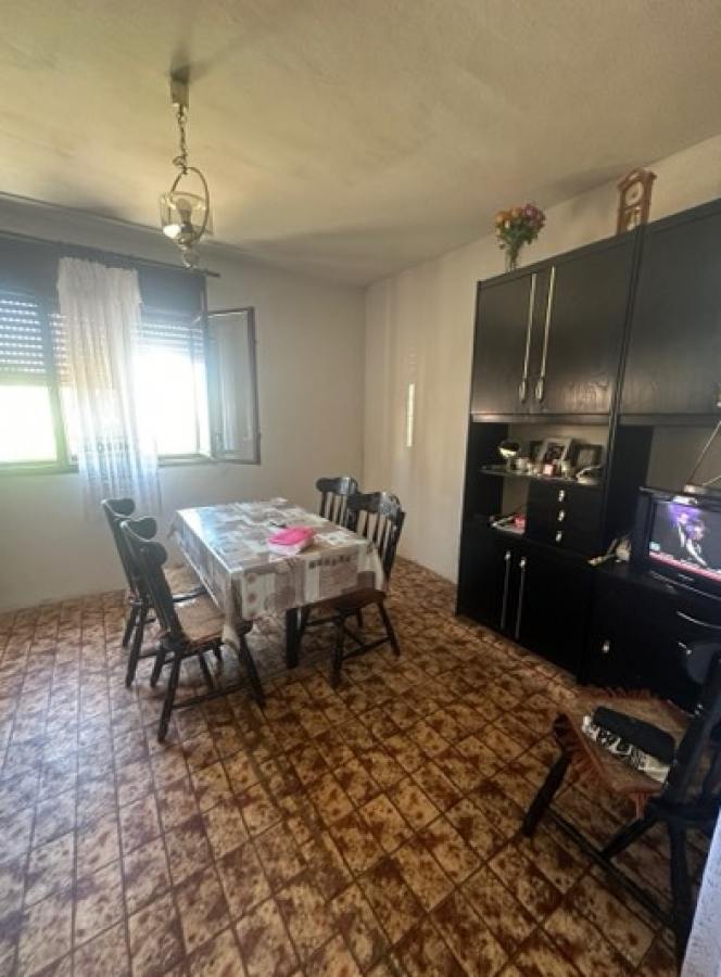 Na prodaju kuća u Vlaškoj 2