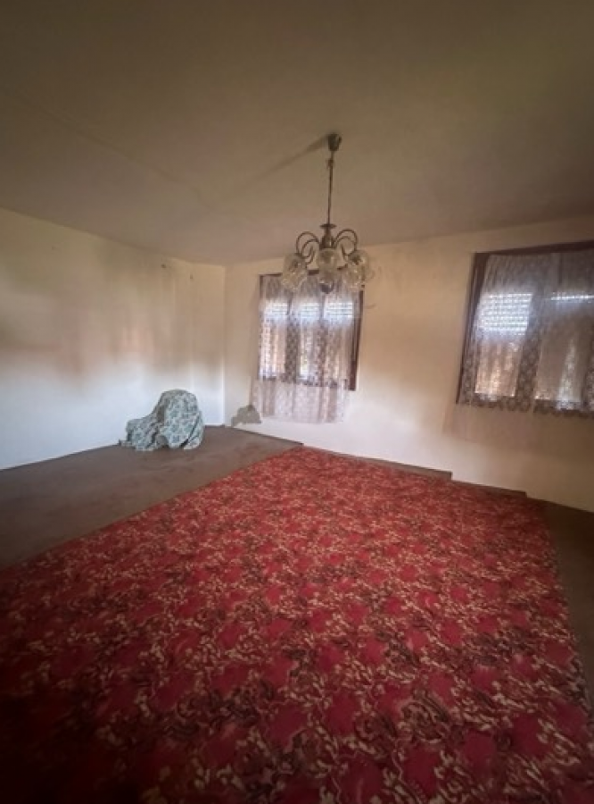 Na prodaju kuća u Vlaškoj 4