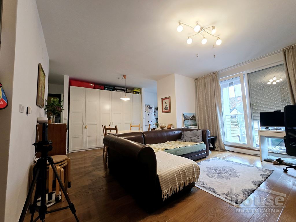 Stan,NOVI SAD,BULEVAR 70m2,175100€ , ID: 1062500 5