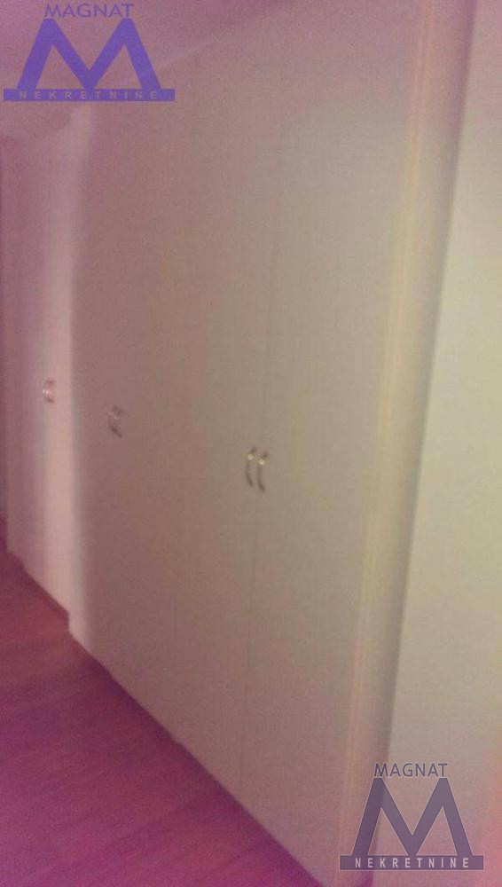 Stan,NOVI SAD,BULEVAR,kv: 130, € 900, ID: 9100839 8