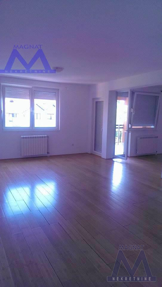 Stan,NOVI SAD,BULEVAR,kv: 130, € 900, ID: 9100839 1