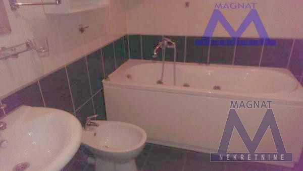 Stan,NOVI SAD,BULEVAR,kv: 130, € 900, ID: 9100839 11