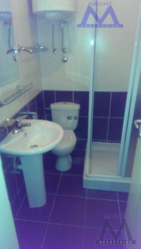 Stan,NOVI SAD,BULEVAR,kv: 130, € 900, ID: 9100839 12