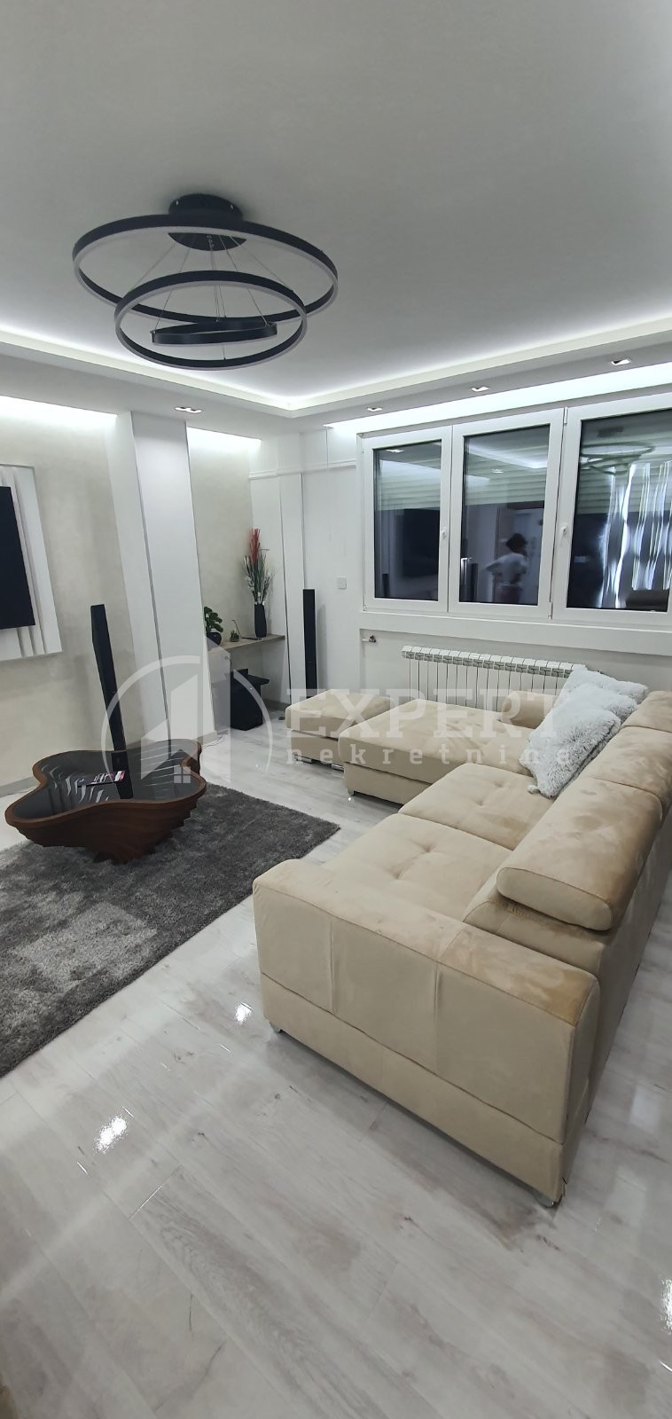 Trosoban stan, 85 m2, Centar, Strahinjića Bana ID: i-09833 2