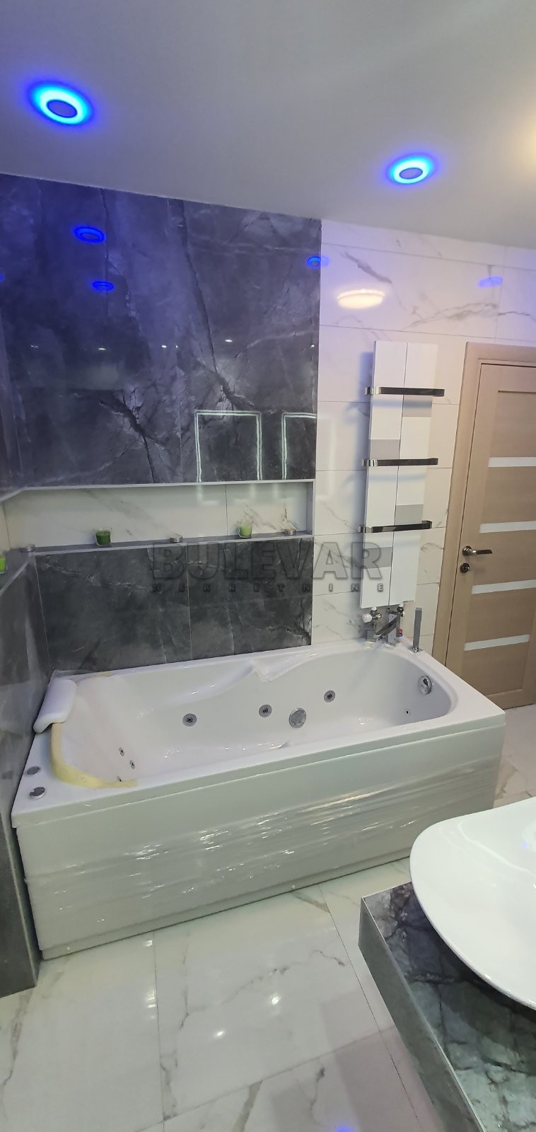 Trosoban stan, 85 m2, Centar, Strahinjića Bana ID: i-09833 19