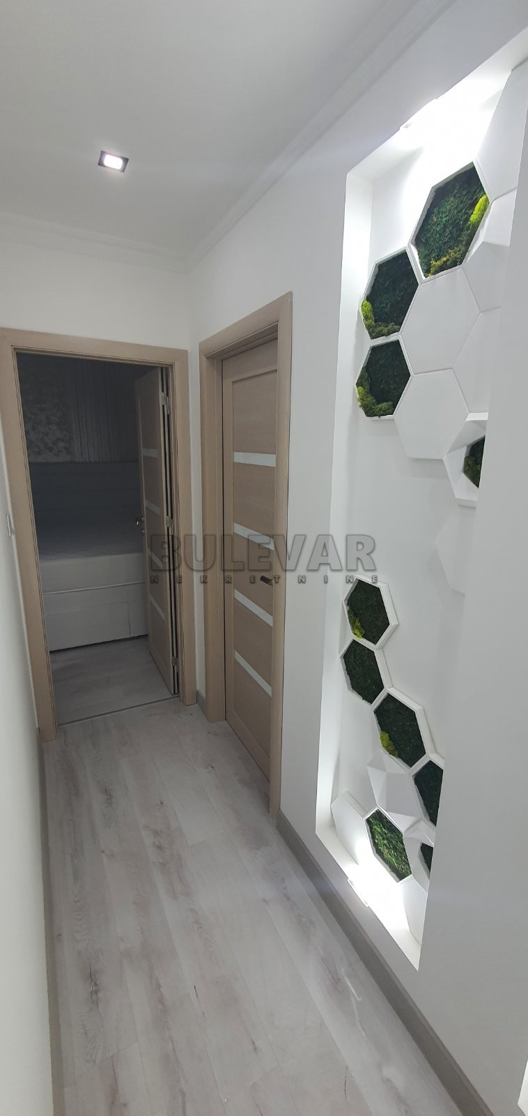Trosoban stan, 85 m2, Centar, Strahinjića Bana ID: i-09833 23