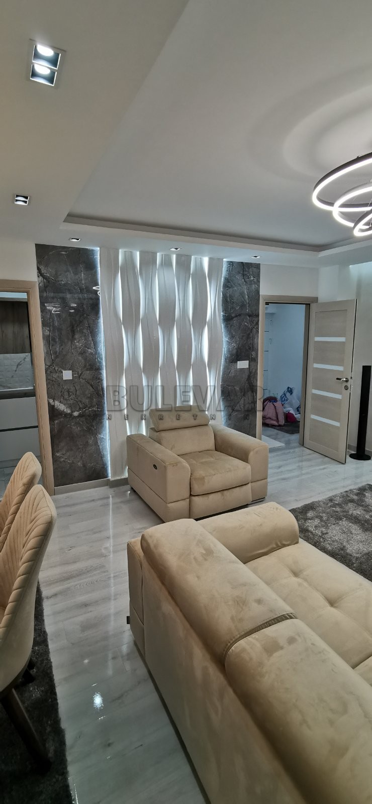 Trosoban stan, 85 m2, Centar, Strahinjića Bana ID: i-09833 4