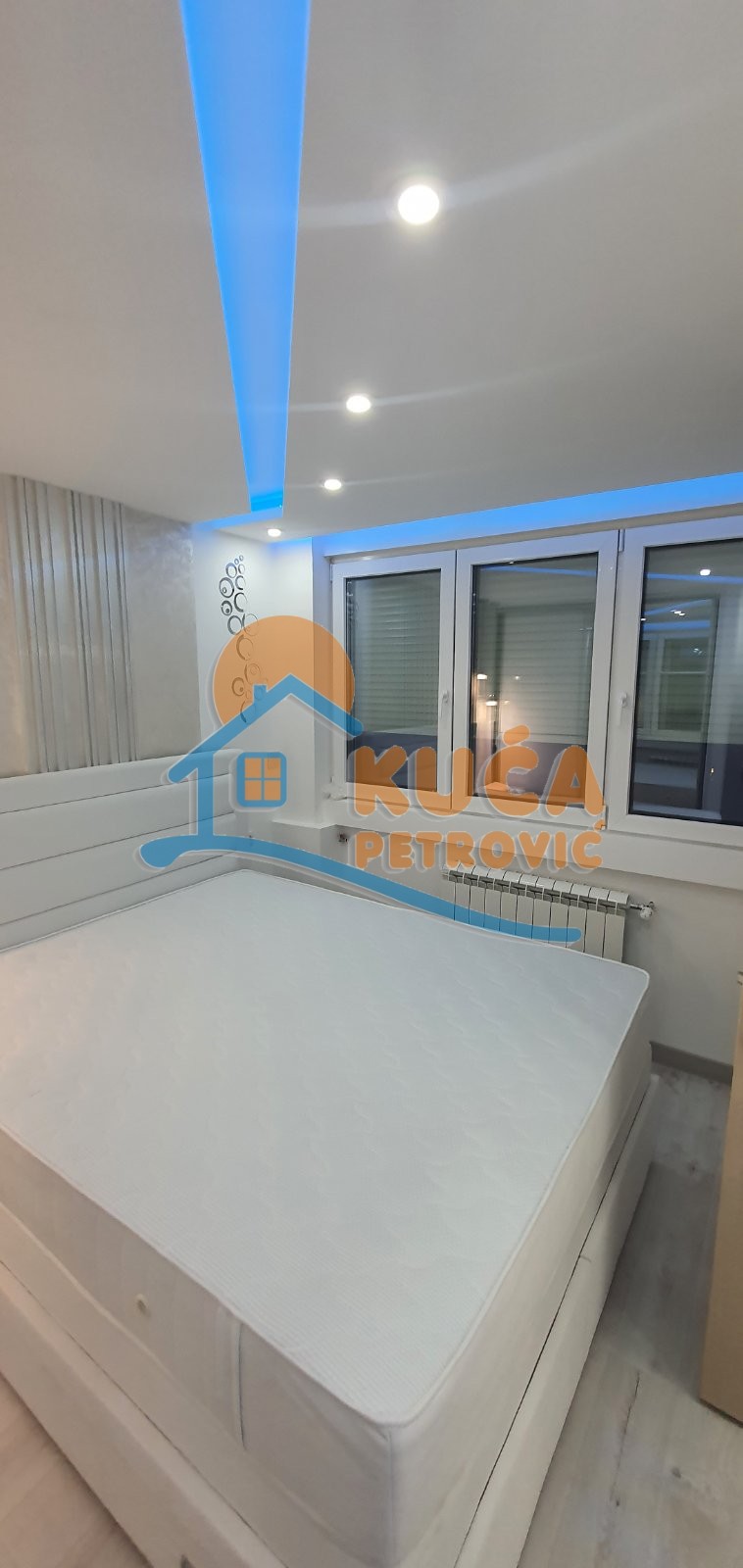 Trosoban stan, 85 m2, Centar, Strahinjića Bana ID: i-09833 10