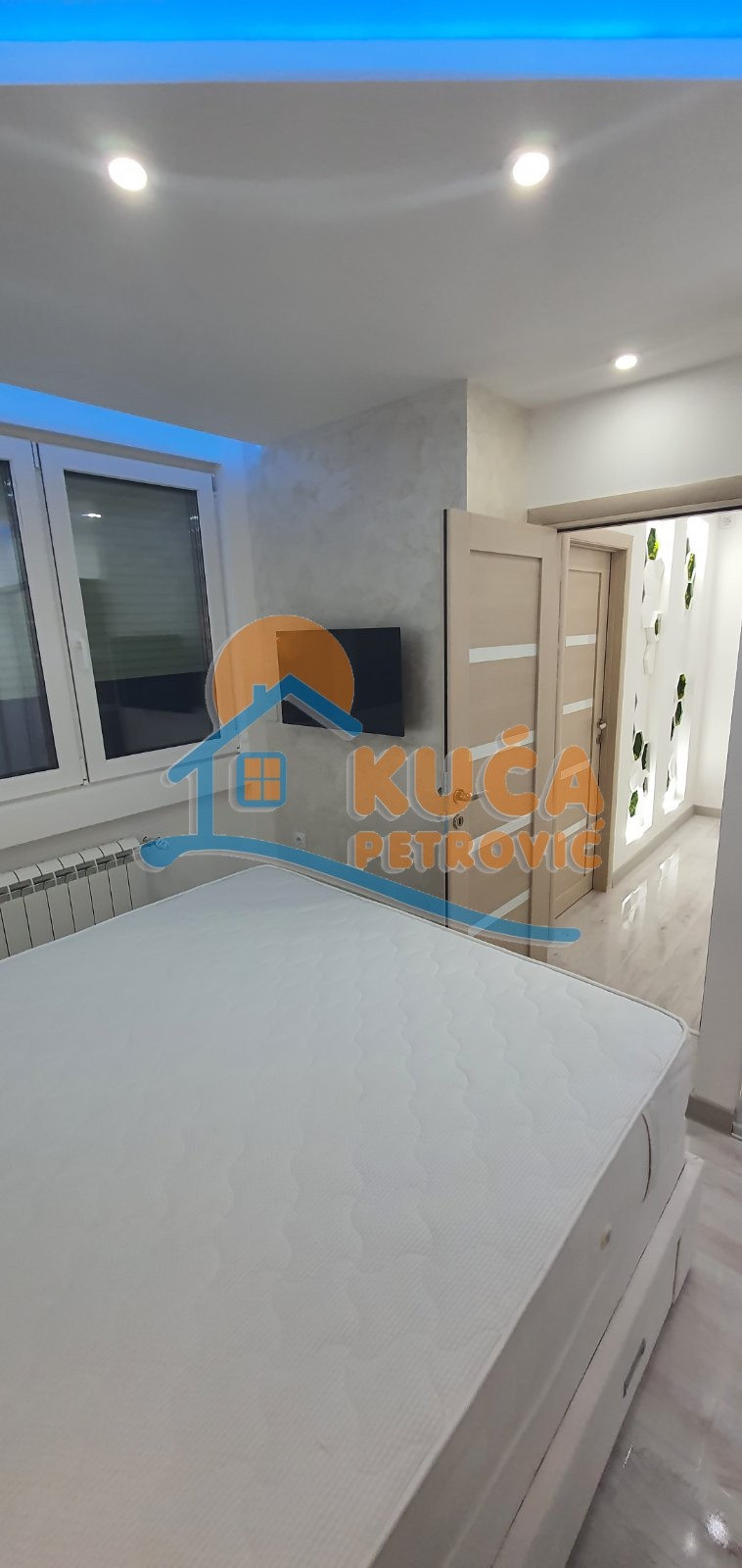 Trosoban stan, 85 m2, Centar, Strahinjića Bana ID: i-09833 12