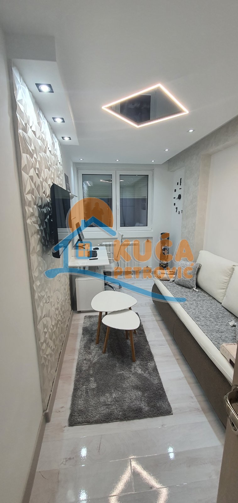 Trosoban stan, 85 m2, Centar, Strahinjića Bana ID: i-09833 13