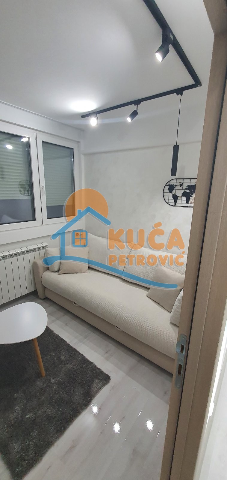 Trosoban stan, 85 m2, Centar, Strahinjića Bana ID: i-09833 15