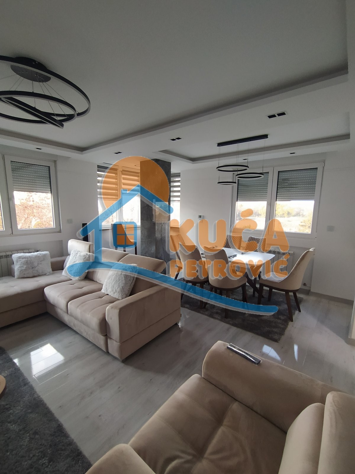 Trosoban stan, 85 m2, Centar, Strahinjića Bana ID: i-09833 1