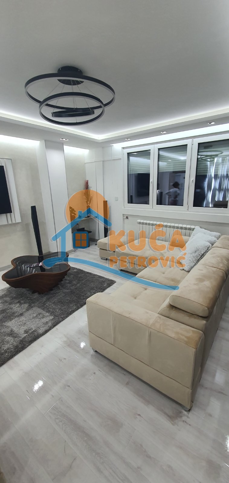 Trosoban stan, 85 m2, Centar, Strahinjića Bana ID: i-09833 2
