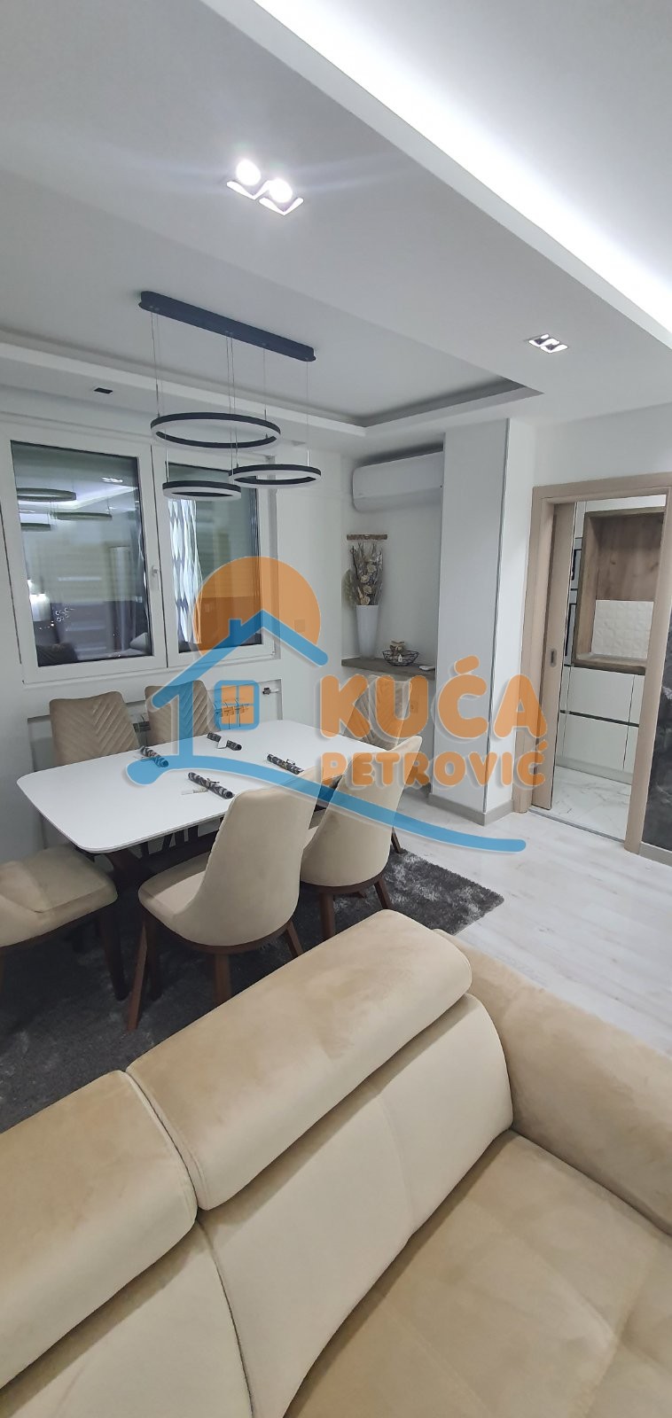 Trosoban stan, 85 m2, Centar, Strahinjića Bana ID: i-09833 7