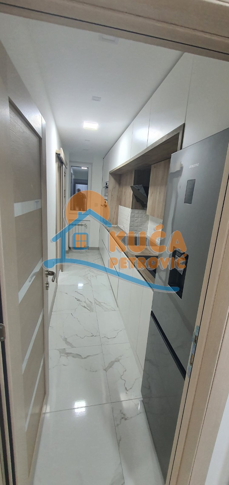 Trosoban stan, 85 m2, Centar, Strahinjića Bana ID: i-09833 9