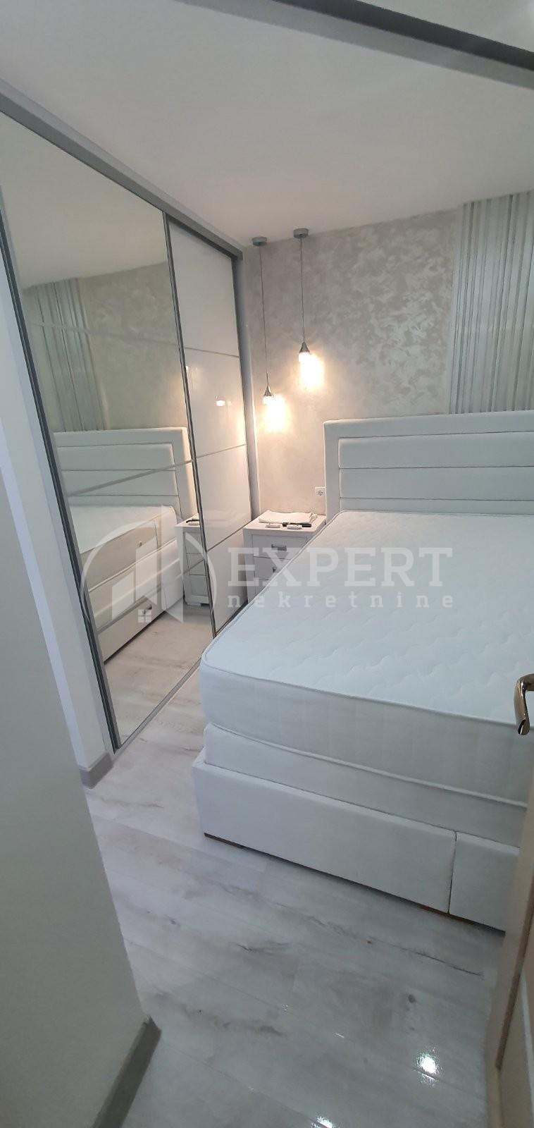 Trosoban stan, 85 m2, Centar, Strahinjića Bana ID: i-09833 11