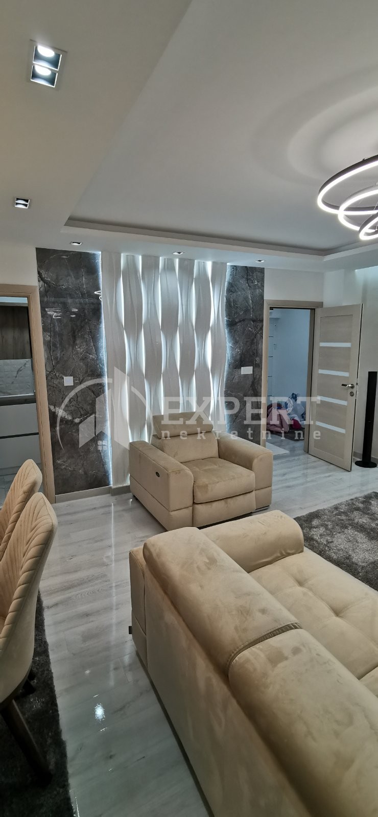 Trosoban stan, 85 m2, Centar, Strahinjića Bana ID: i-09833 4