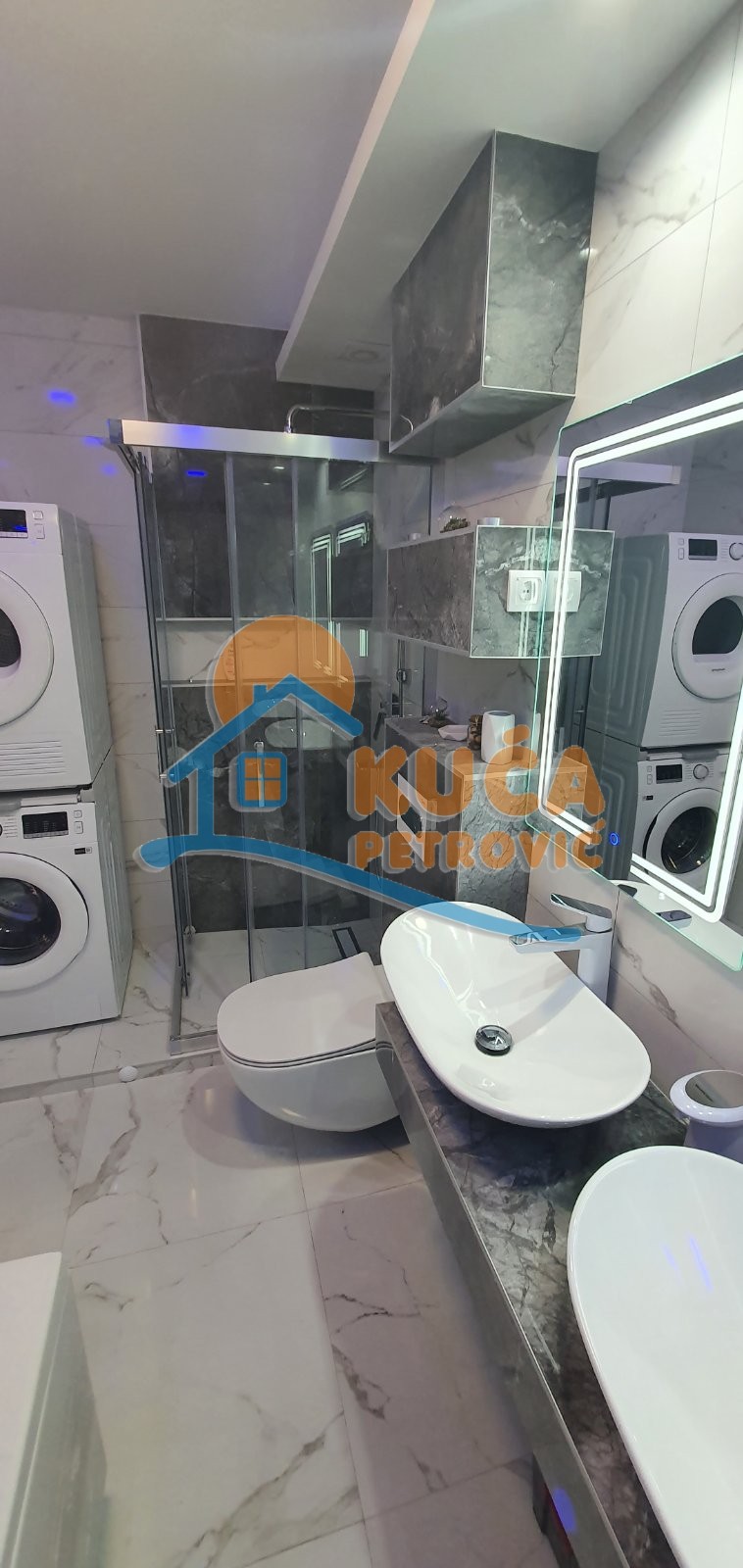 Trosoban stan, 85 m2, Centar, Strahinjića Bana ID: i-09833 20