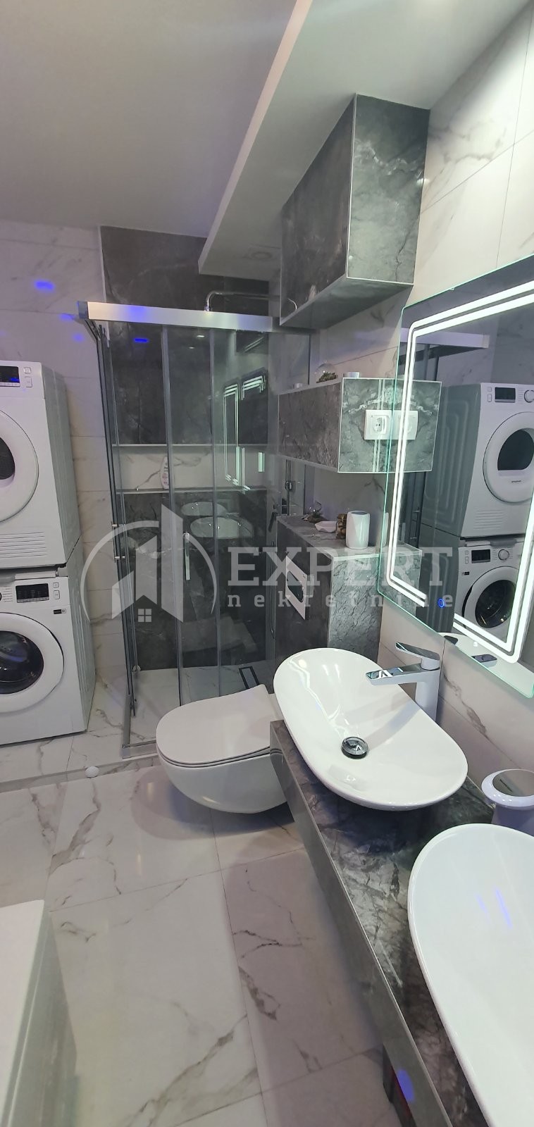 Trosoban stan, 85 m2, Centar, Strahinjića Bana ID: i-09833 20