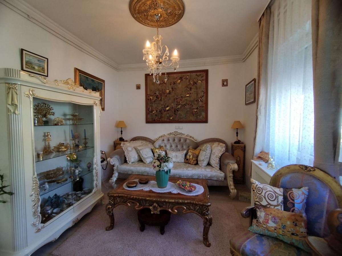 Kuća na ekstra lokaciji 1