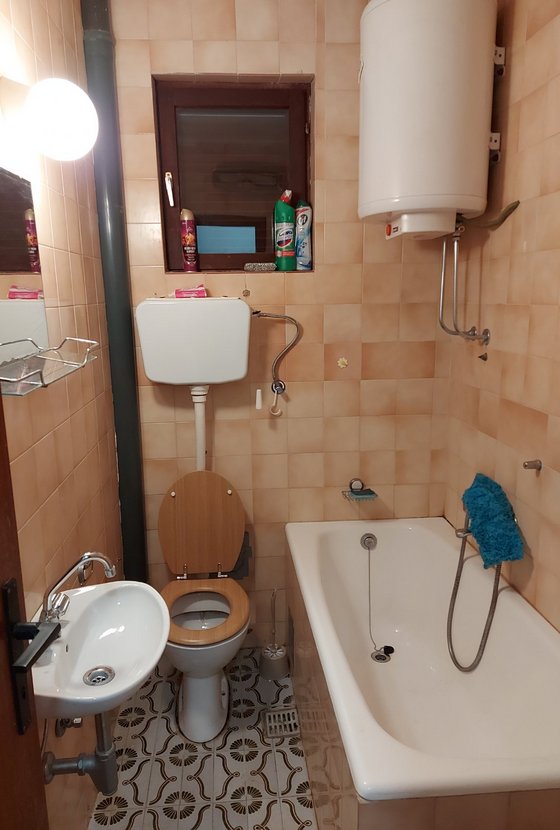 Prodajem vikendicu na jezeru Perucan na Tari 5