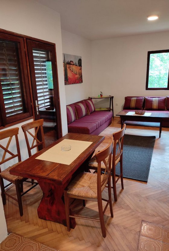 Prodajem vikendicu na jezeru Perucan na Tari 2