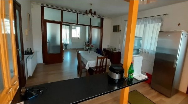 Prodajem dve kuce na istom placu Pavlis 2