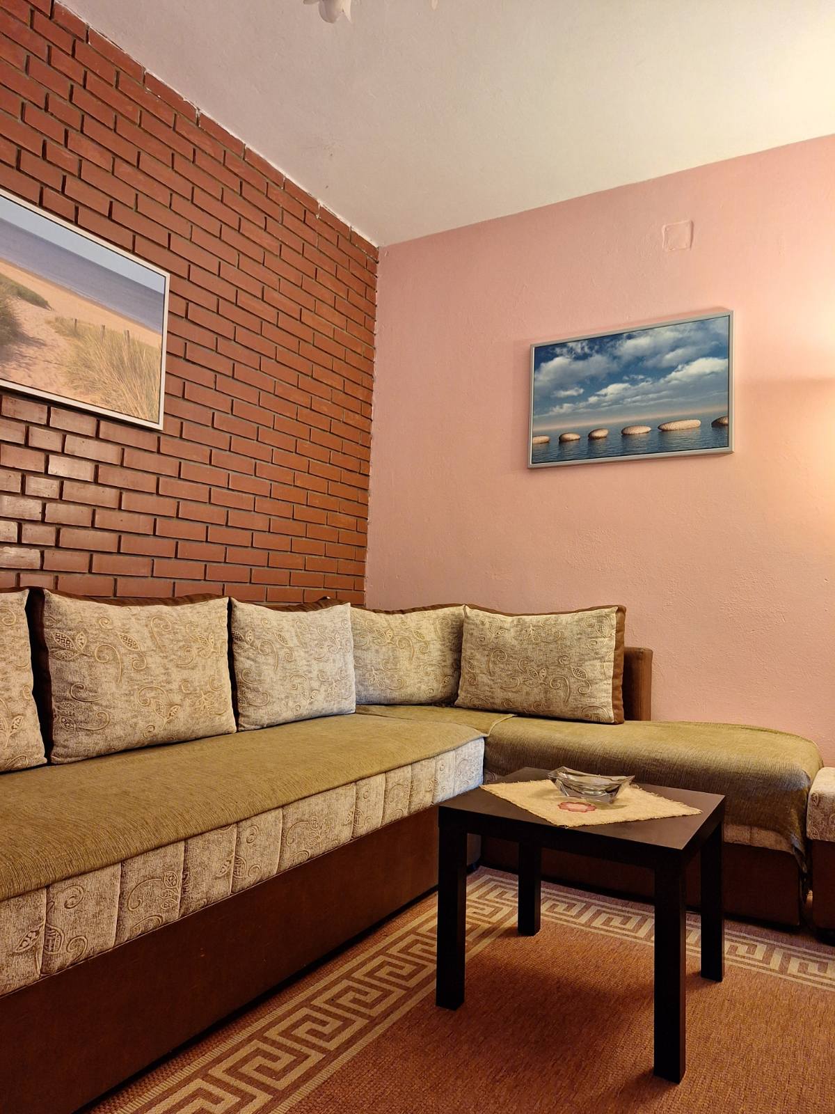 Kuca u centru Vrdnika 3