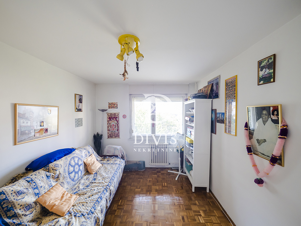 Funkcionalan 3 5 stan u Žarkovu  Trgovačka  101m2 4